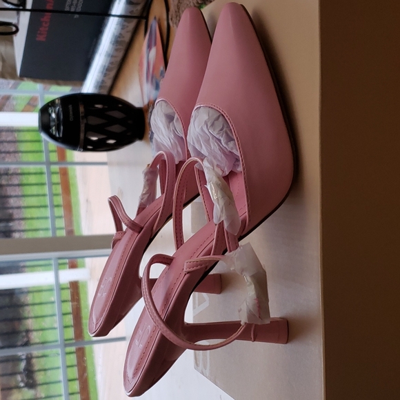 JustFab Brit Mary Jane Pump Size 7.5 in Cameo Pink - Picture 2 of 5